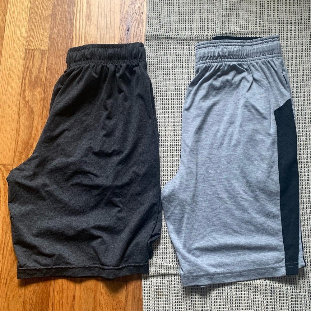 Mens athletic shorts